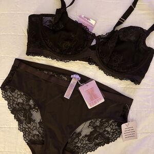 Savage X Fenty Chocolate Brown Lace Bra and Panty Lingerie set